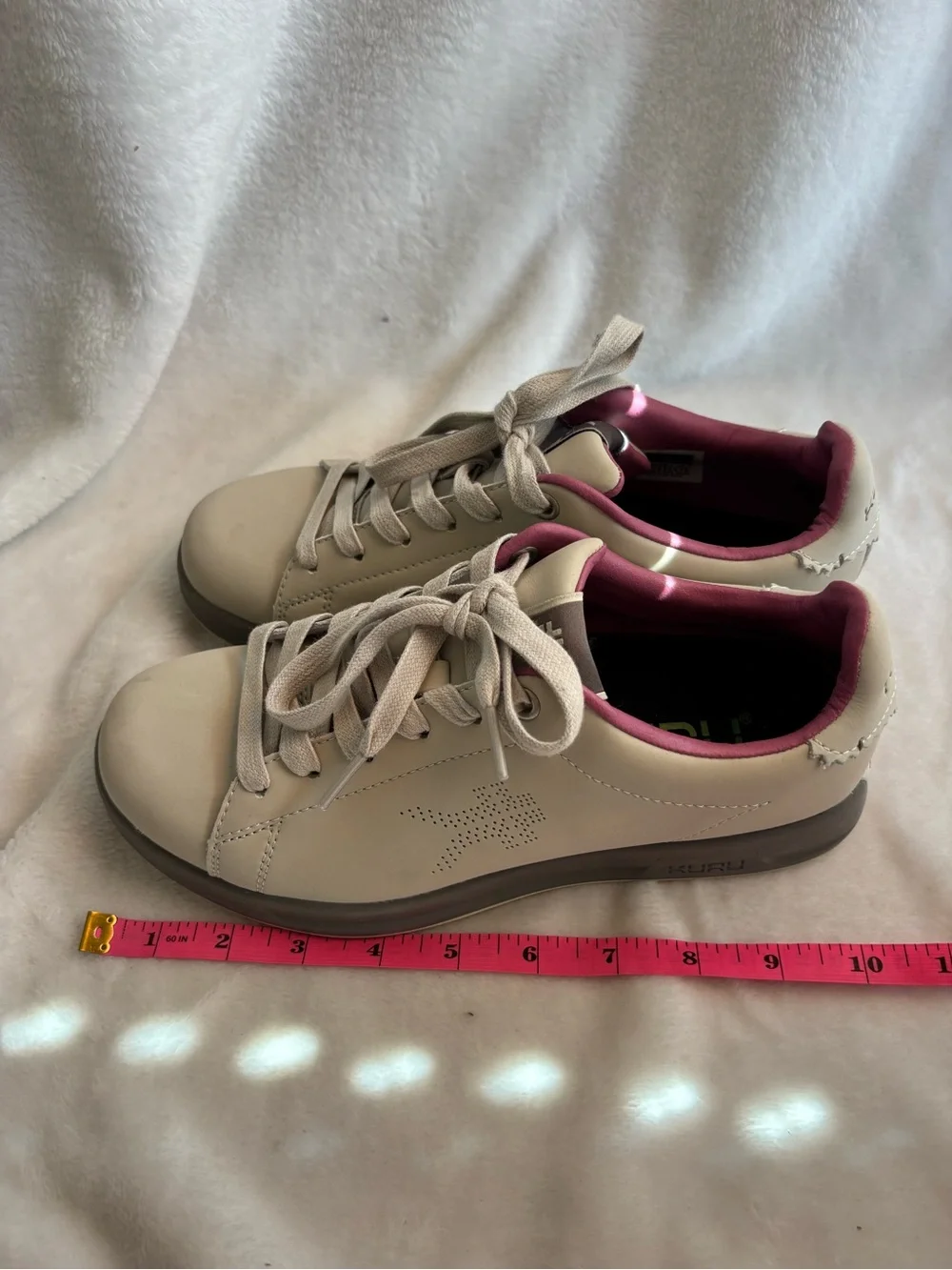 Kuru Roam Classic Court Women’s Sneakers‎ Size 7.5